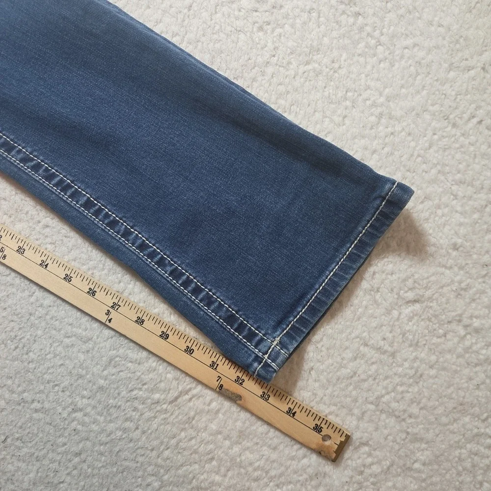 Miss me jeans Size 30 Signature Mid Rise Boot Cut Medium Wash Embroidered